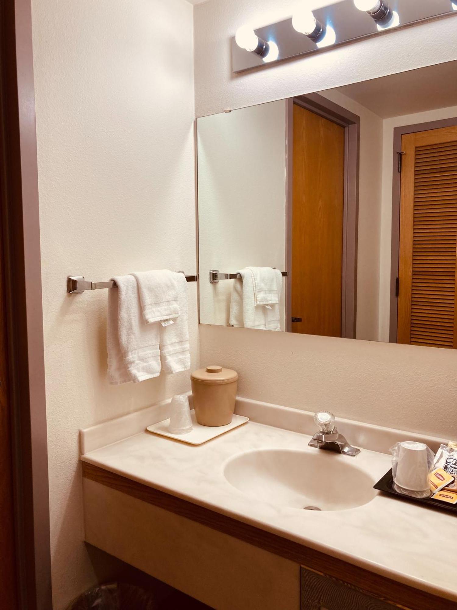 Alex Hotel And Suites Anchorage Kültér fotó